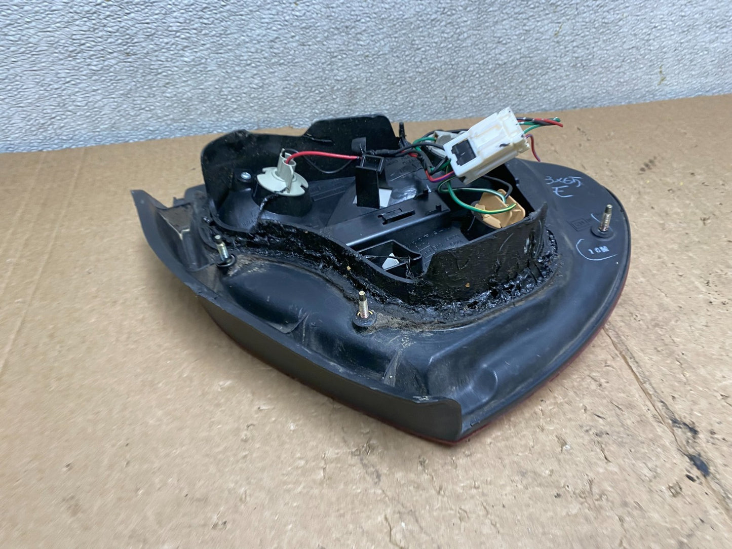 2000 to 2001 Nissan Maxima Right Passenger Rh Side Tail Light OEM V3210 DW5
