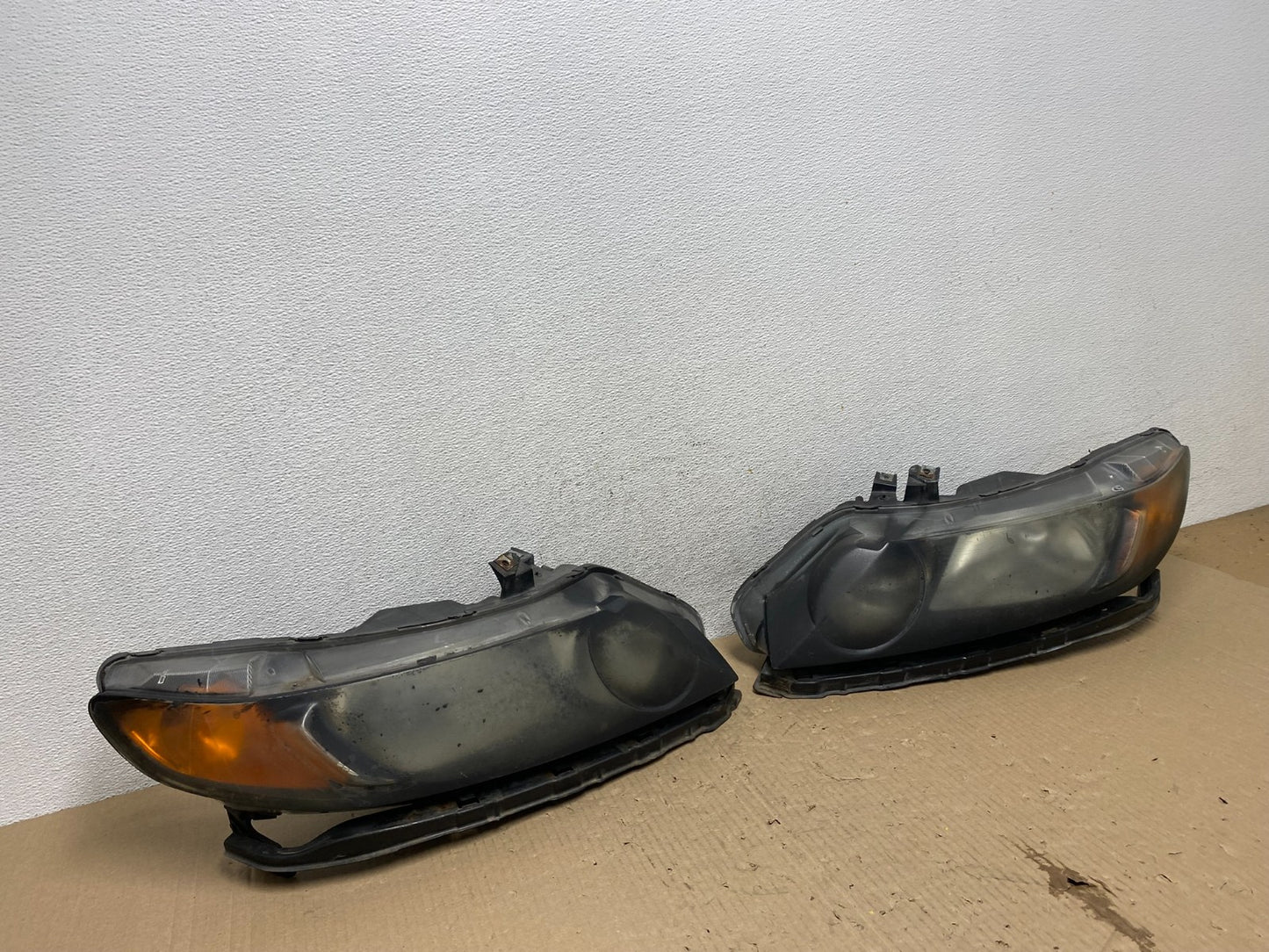 2006 - 2008 Honda Civic Sedan Headlights Halogen Left+Right AE9686 DW2