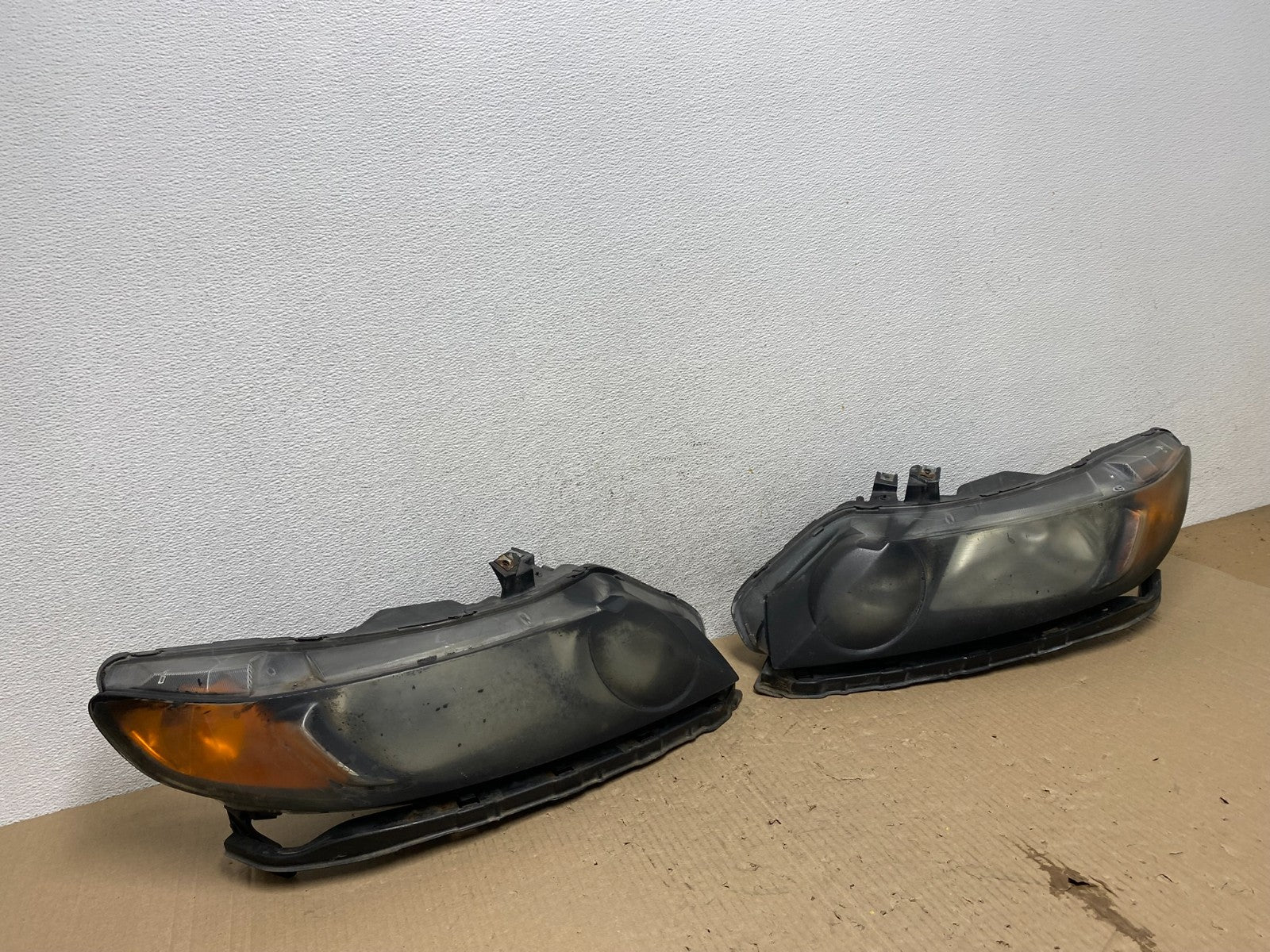 2006 - 2008 Honda Civic Sedan Headlights Halogen Left+Right AE9686 DW2