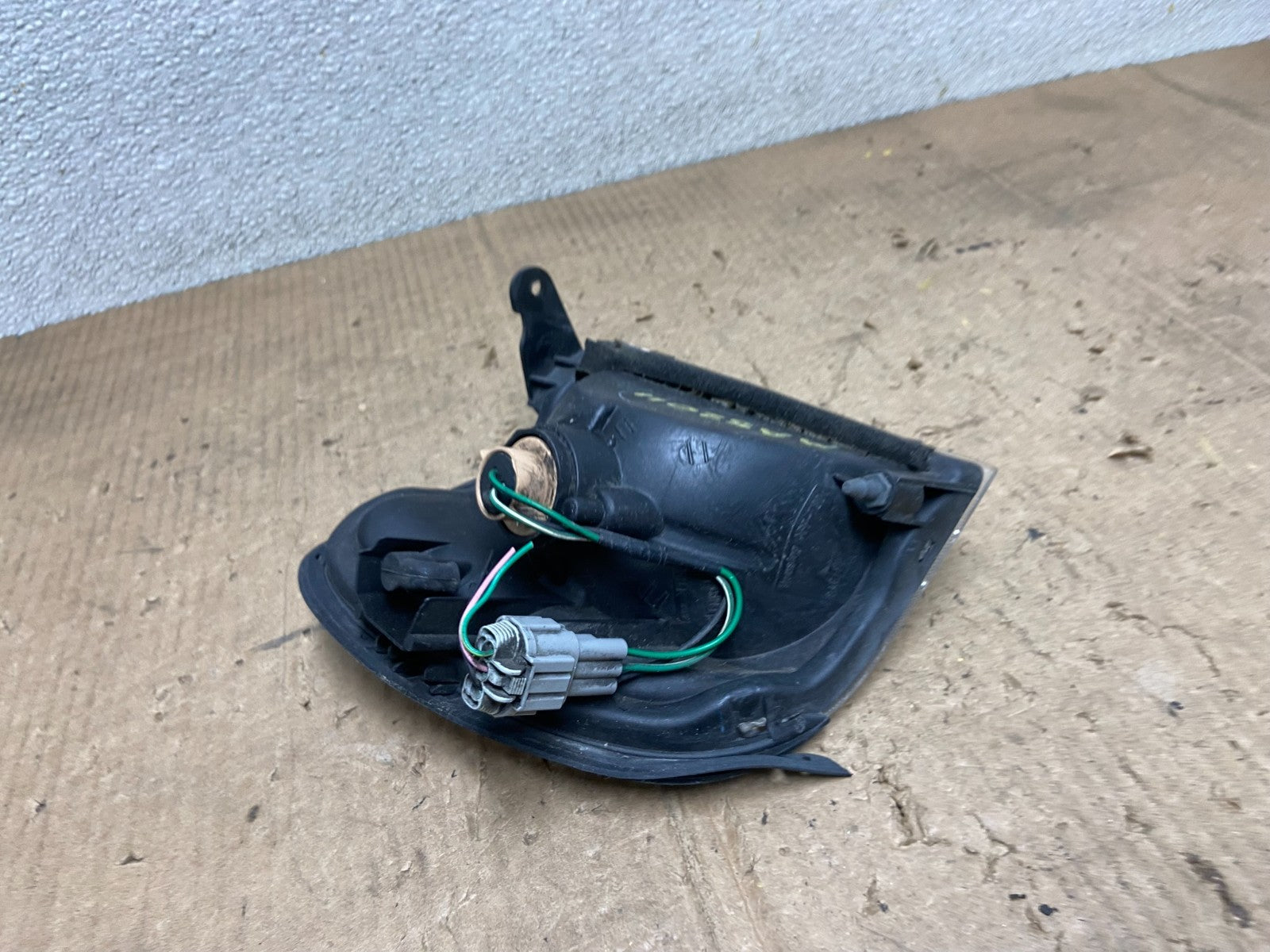 1999-2004 Nissan Pathfinder Front Left Driver Turn Signal Oem AA8204 DW4