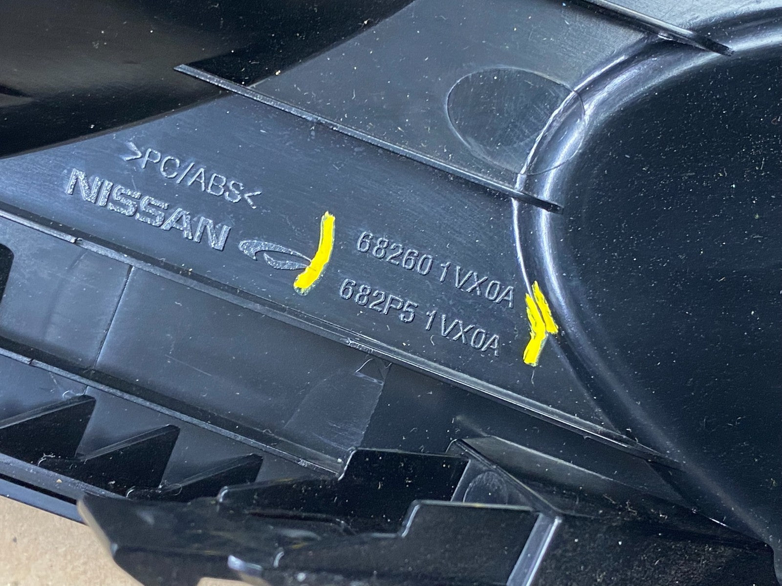 OEM 2011 2012 2013 Nissan Rogue Dash Upper Center Radio Bezel Trim X2010 DG5