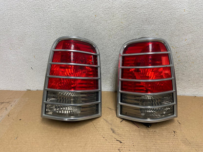 2005 2006 2007 Mercury Mariner Left + Right Set Tail Lights AH4199 LK0