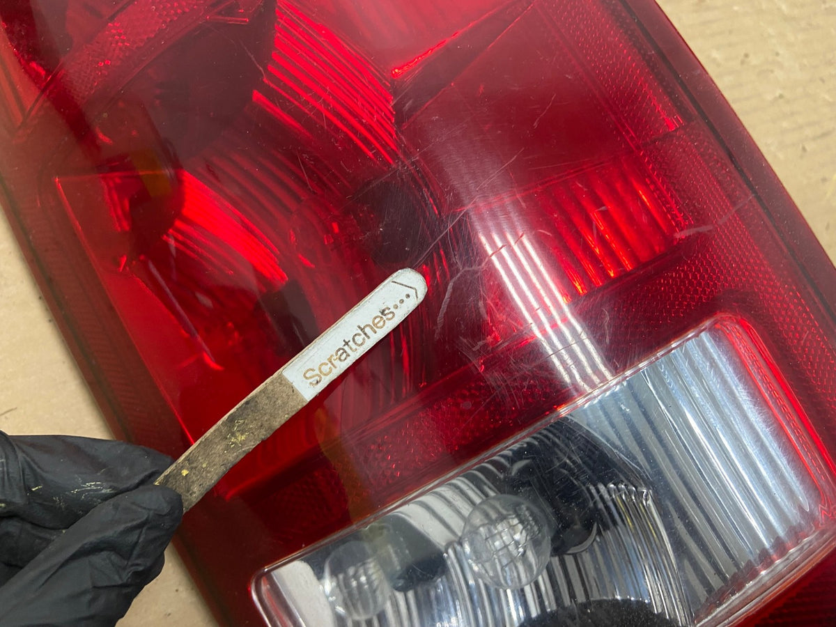 2002 to 2006 Dodge Ram 1500 Right passenger Rh side Tail Light AH0615 LK3