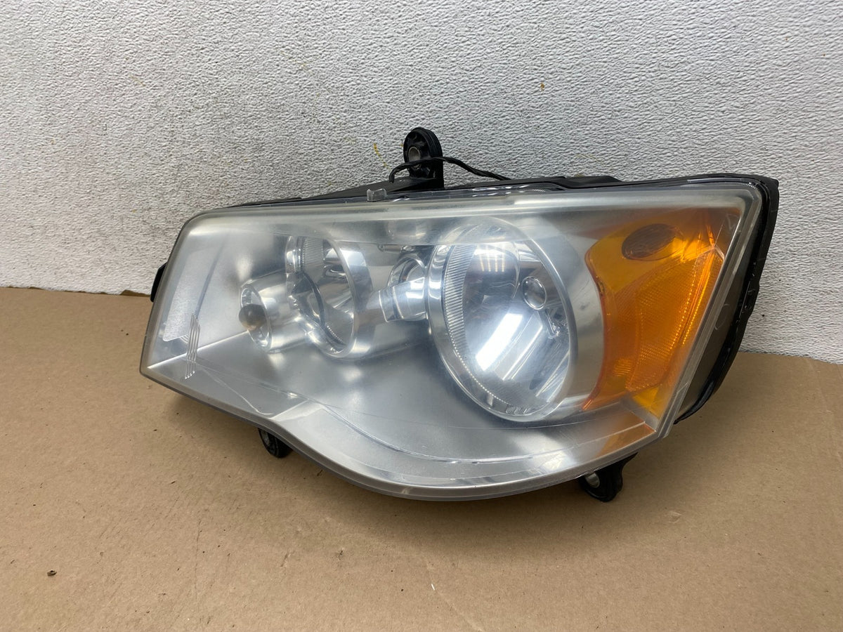 2008 to 2016 Chrysler Town and Country Left Driver Lh Side Headlight AH0888 DW2