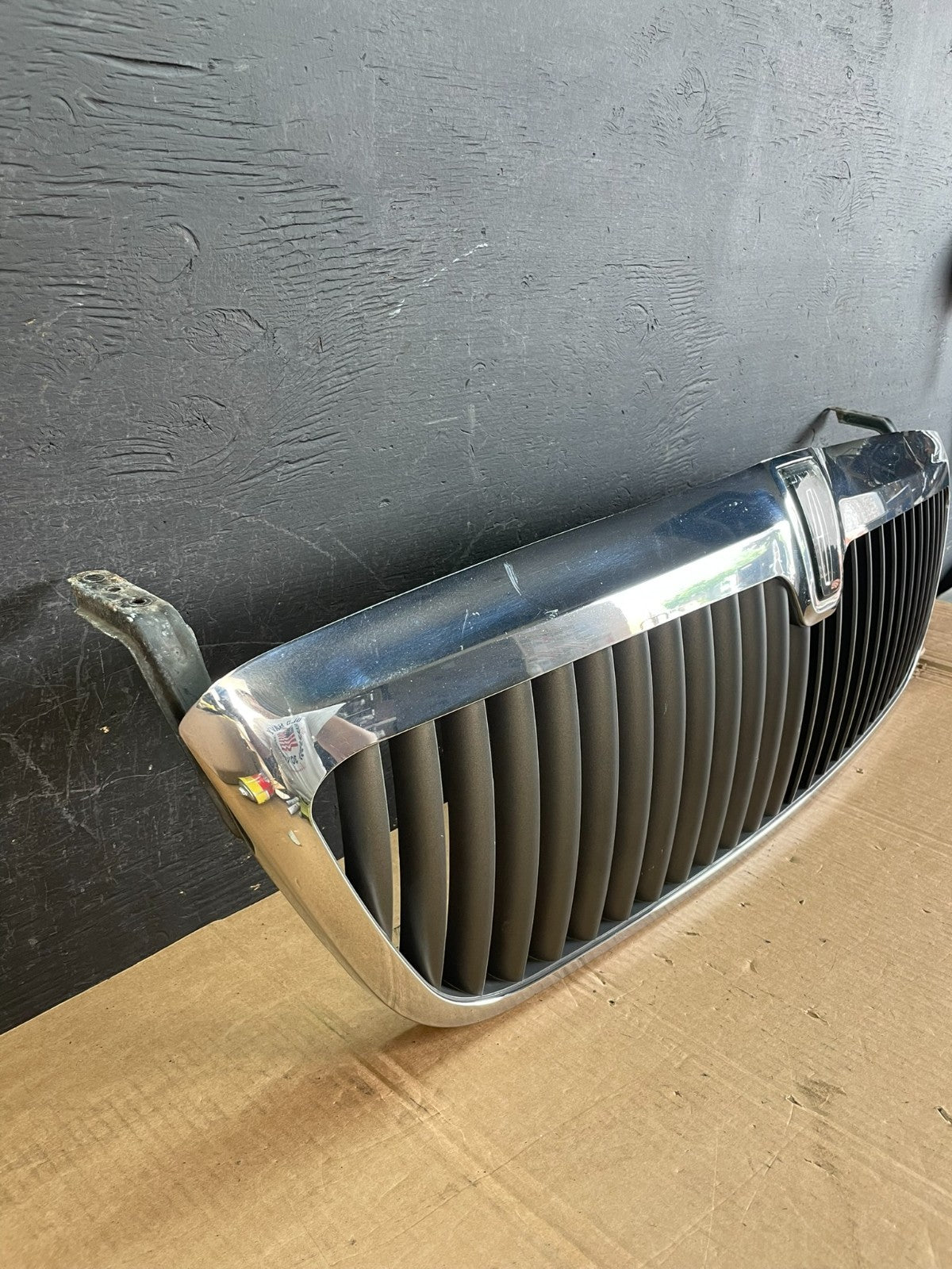 2003-2006 Lincoln Navigator Front Upper Grill Grille ae8422 DG2