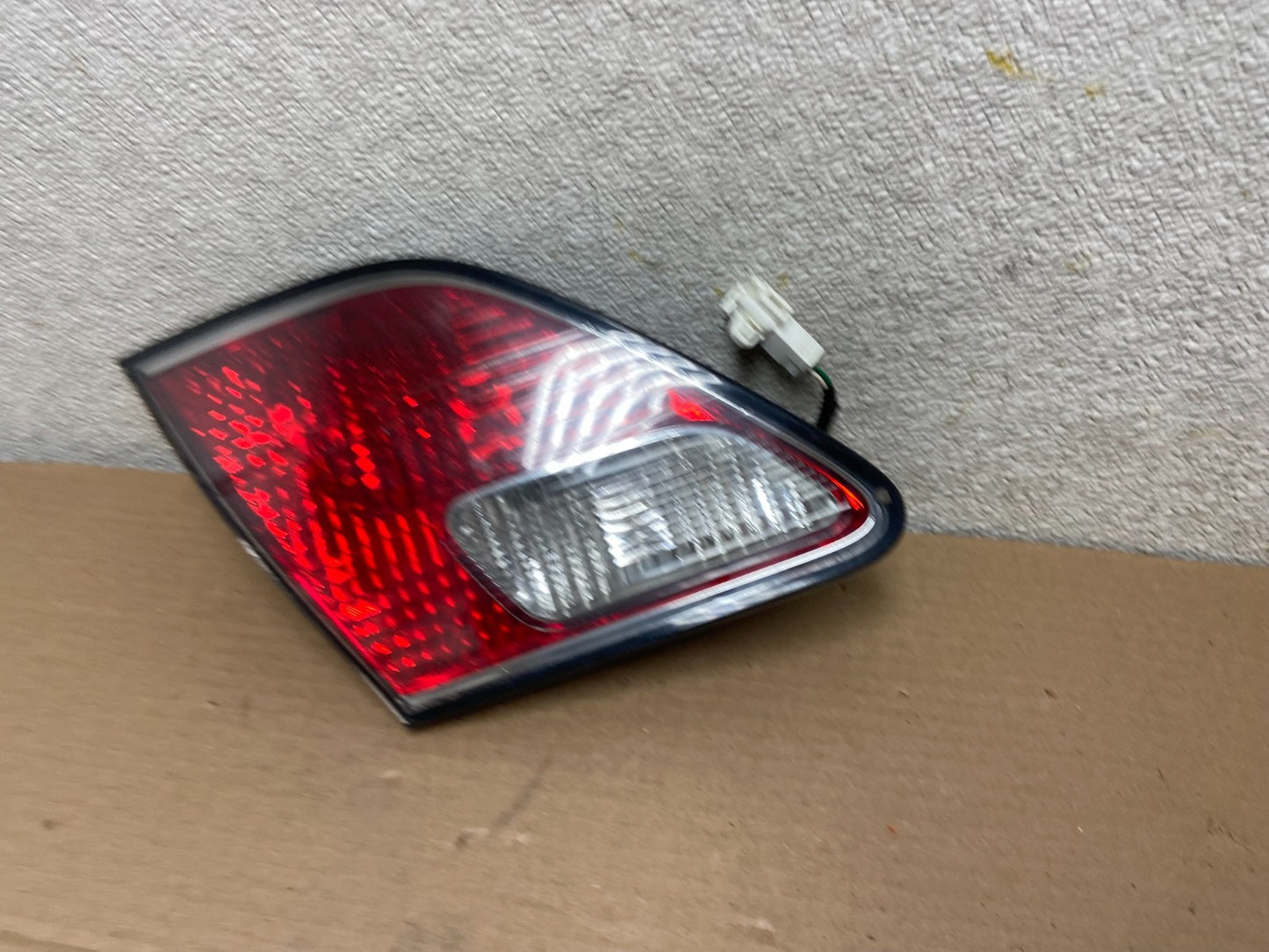 2002 2003 2004 Lexus ES300 ES330 Left Driver Lh Inner Tail Light Oem AB1265 LK1
