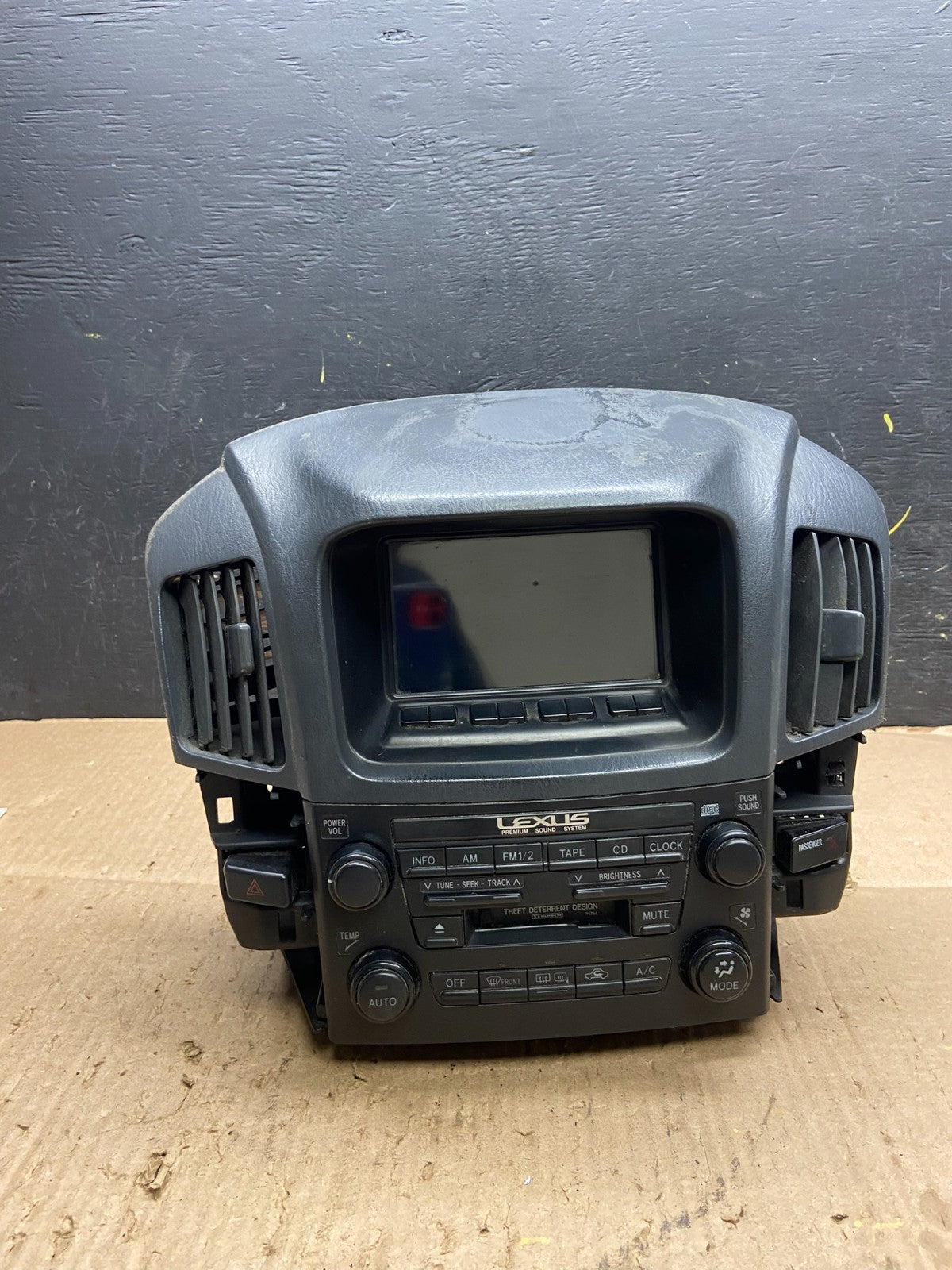 2001 to 2003 Lexus Rx300 Radio Receiver Head Unit + Bezel Surround Y7778 DG0