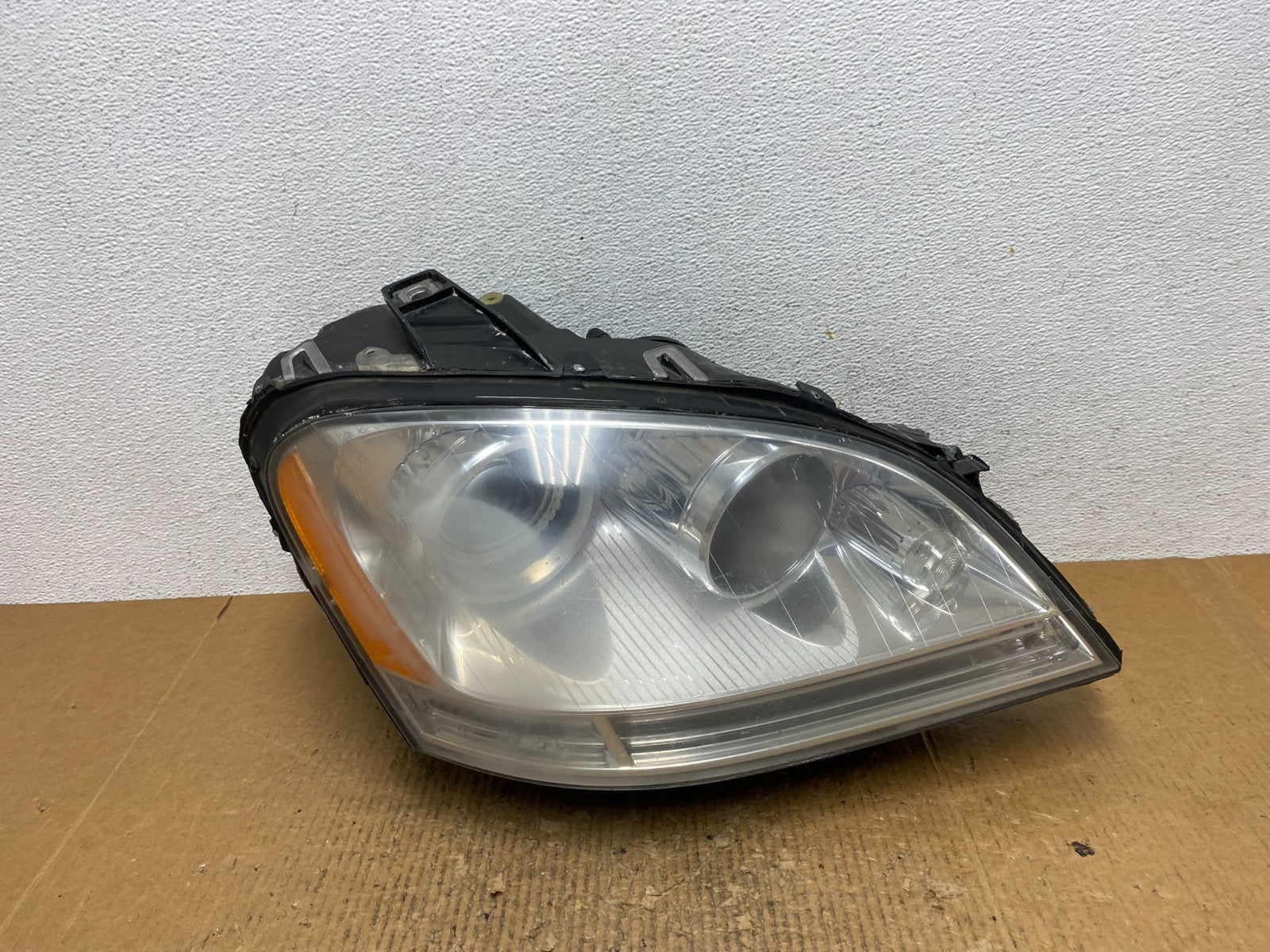 XENON 2006-2009 Mercedes-Benz ML-Class Headlight Right Passenger AE2660 DW0