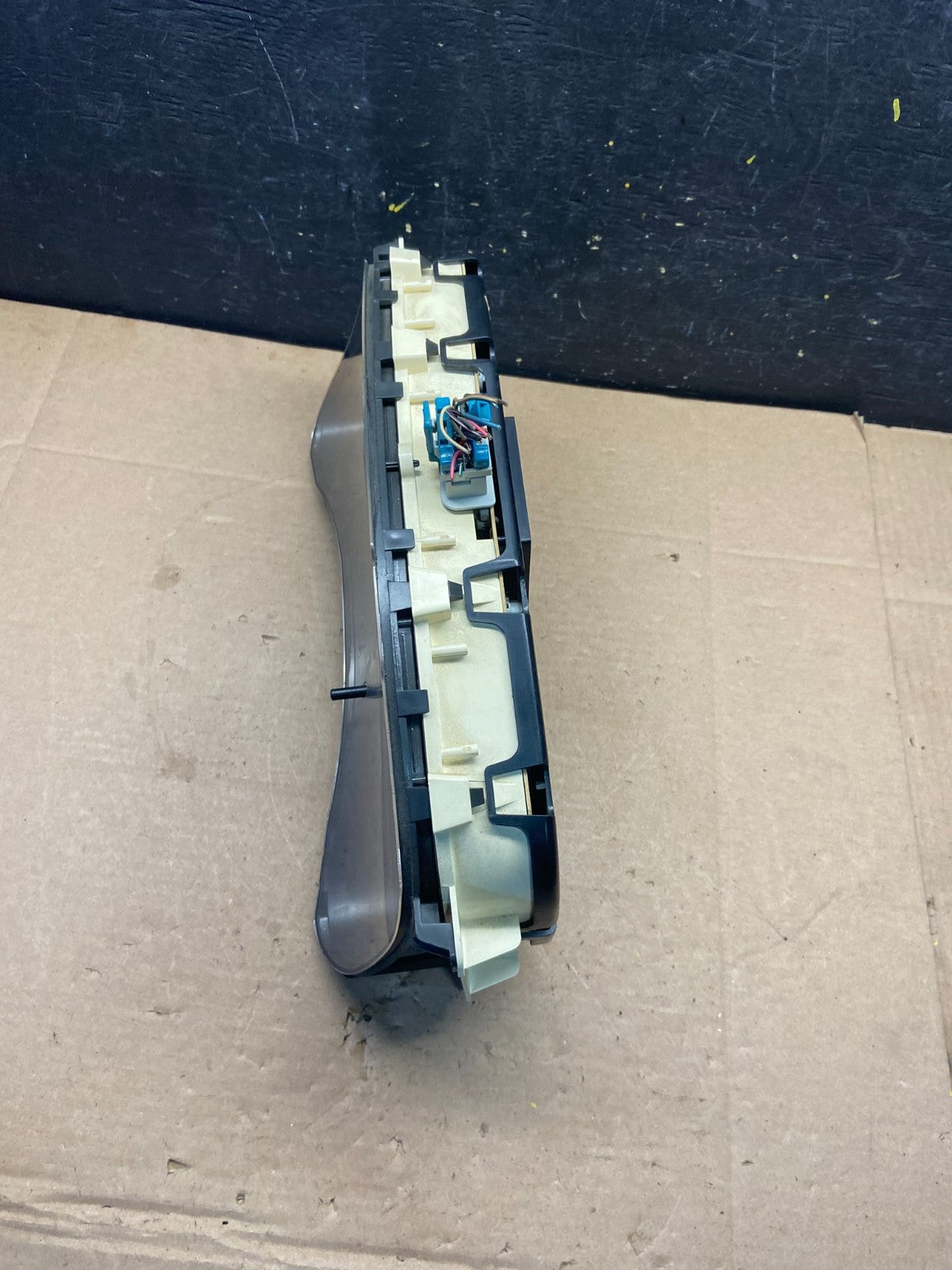 2002 GMC Yukon Speedometer Cluster Gauge Q2234 DG3