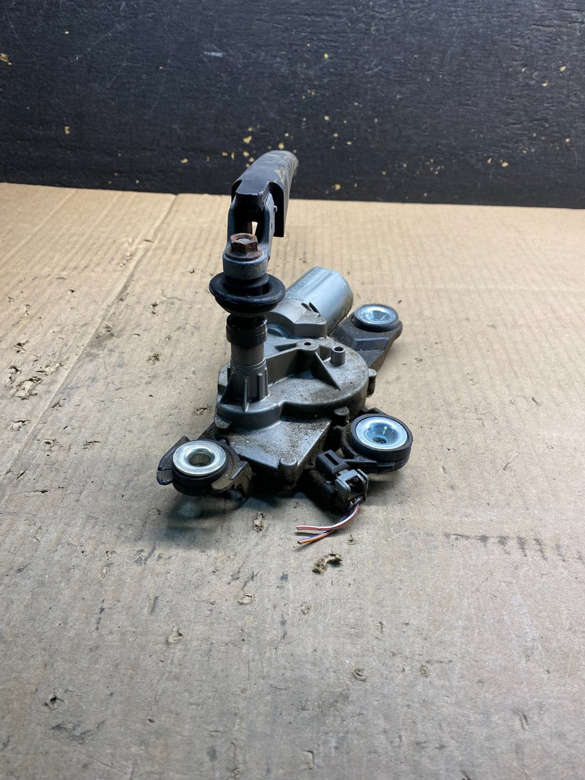 2004 to 2009 Mazda 3 Windshield Rear Wiper Motor ab0366 DG4