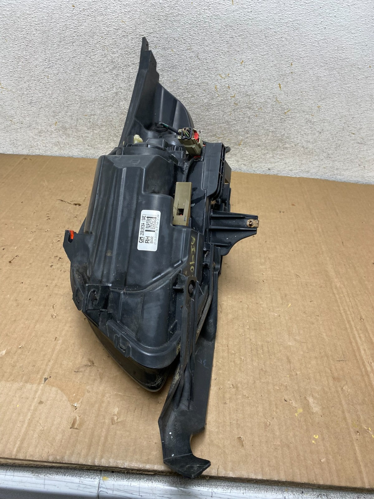 2013 - 2015 Chevrolet Malibu Right Passenger Halogen Headlight AI9034 DW9
