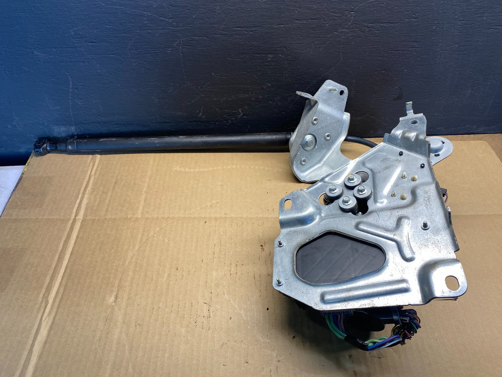 2008 to 2011 Ford Edge MKX Rear Trunk Liftgate Power Motor Actuator OE ab7414 DG4