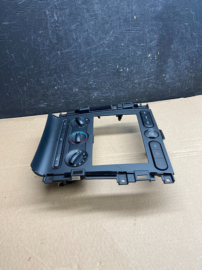 2005 to 2009 Ford Mustang Heater Climate Control Radio Dash Bezel af2425 DG2