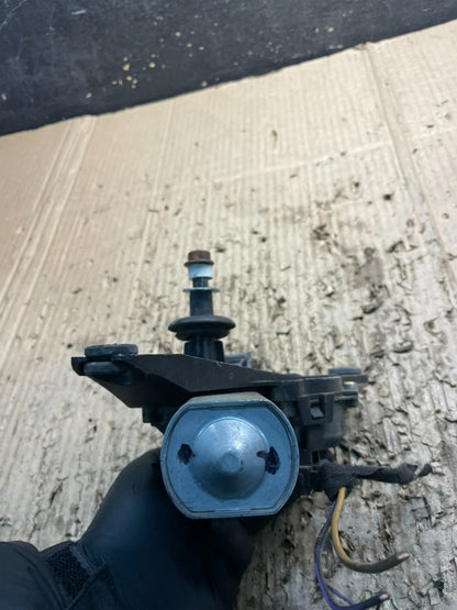 2007 to 2013 BMW X5 E70 Rear Windshield Wiper Motor OEM X9834 DG4