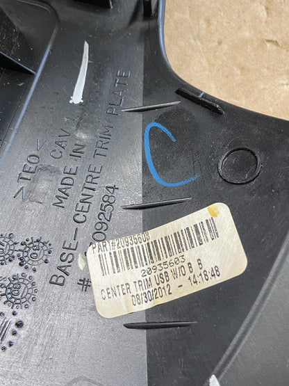 2007 to 2014 Silverado Sierra Center Dasboard Air Vent AH3975 DG5