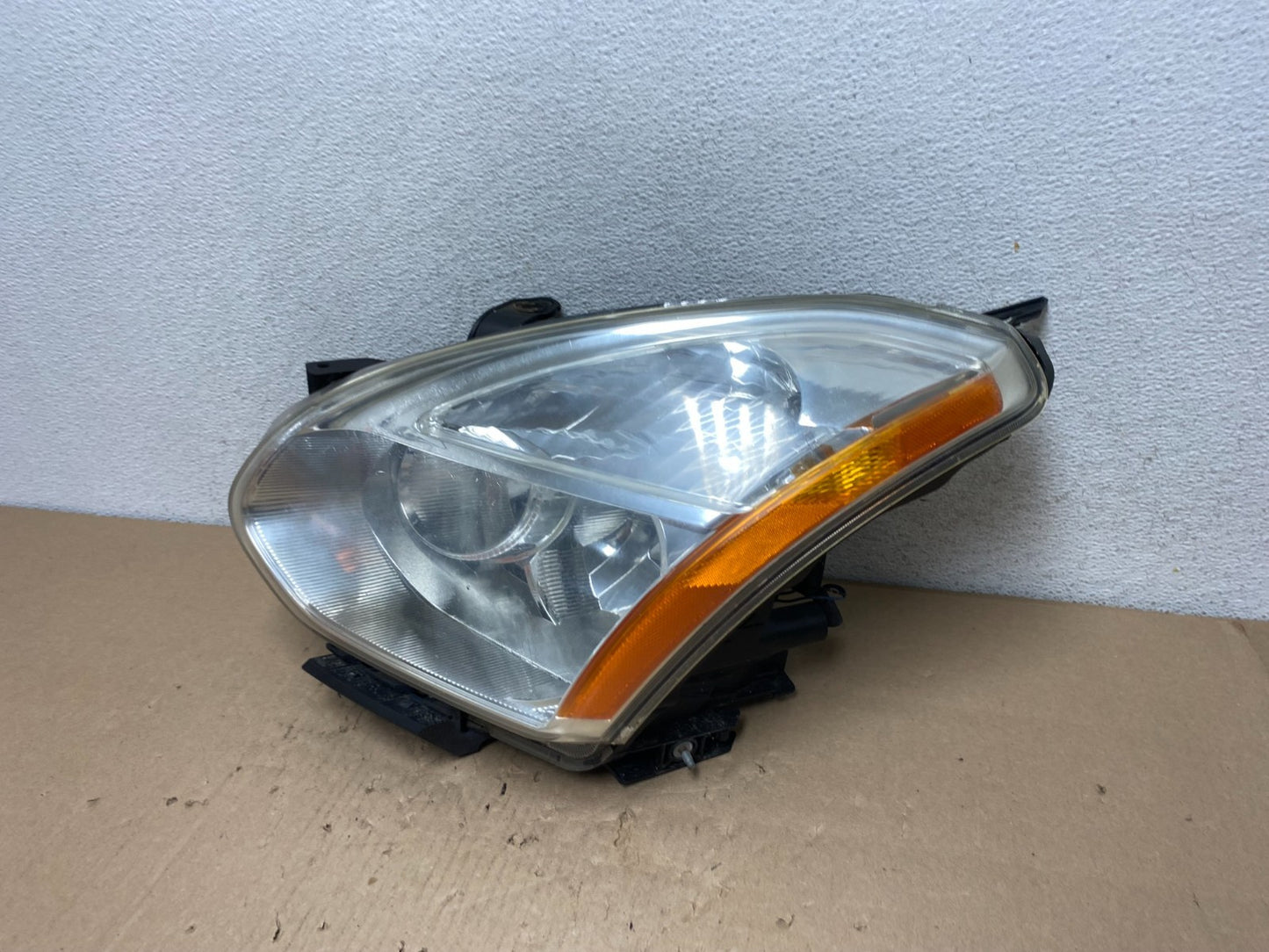 2008 to 2013 Nissan Rogue Left Driver LH Halogen Headlight AG6751 DW1