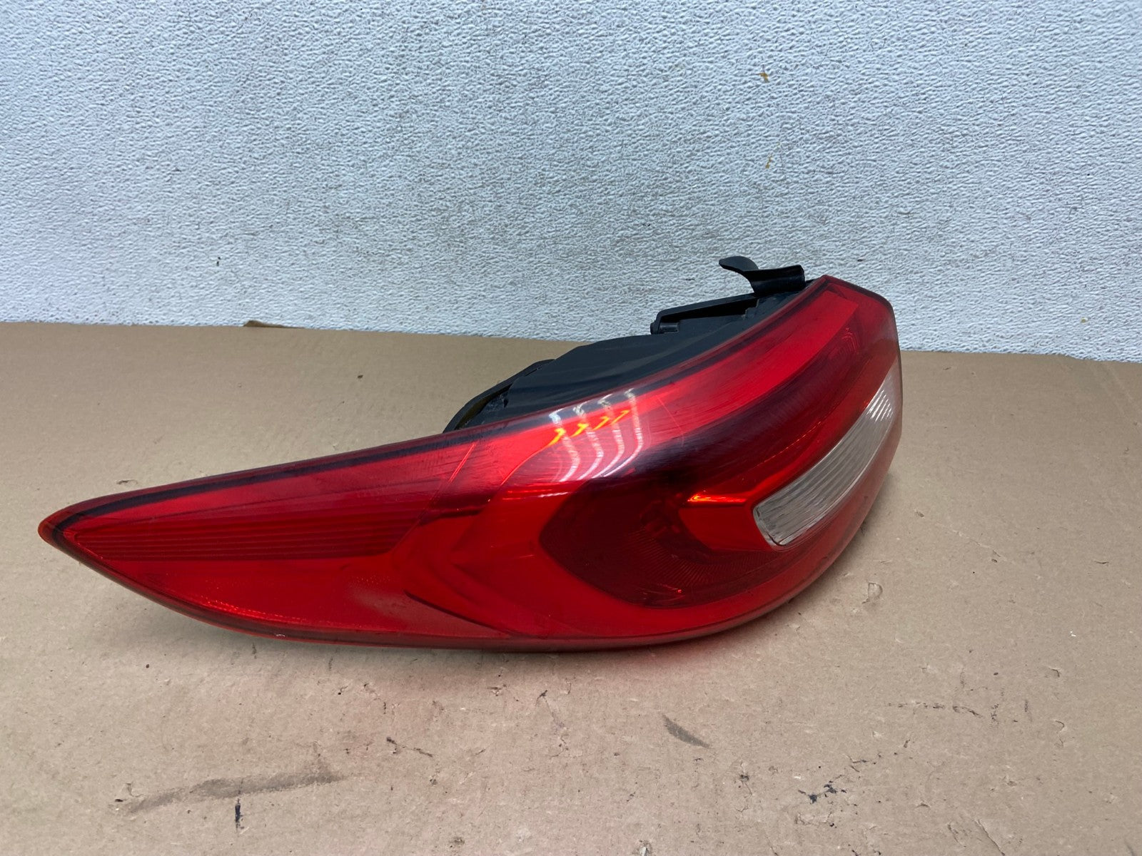 2015 2016 2017 Hyundai Sonata Left Driver Lh Tail Light AG4116 LK2