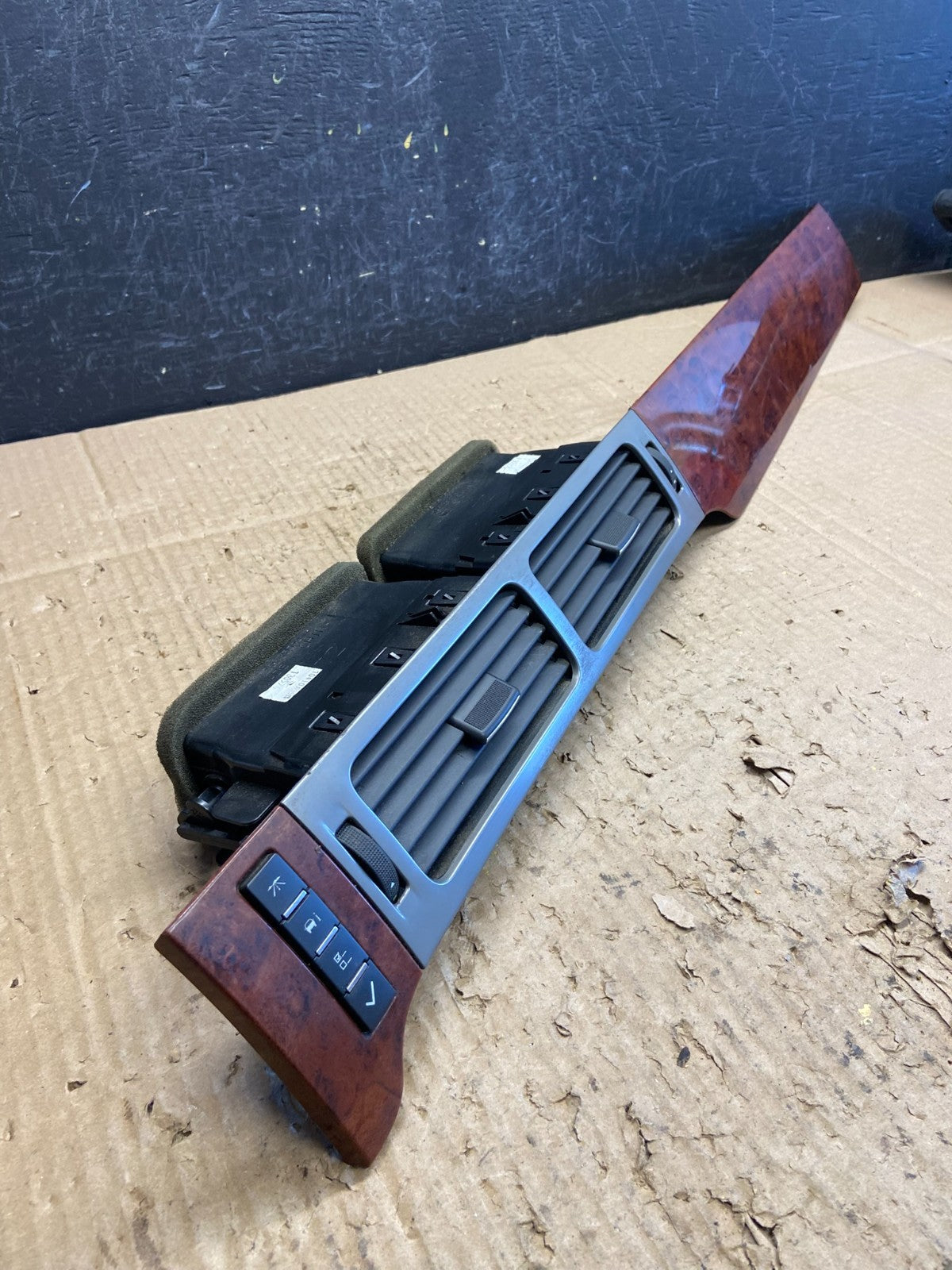 2007-2014 GMC Yukon Denali ash Center Trim Plate Air Vent Maple Wood AD2011 DG2