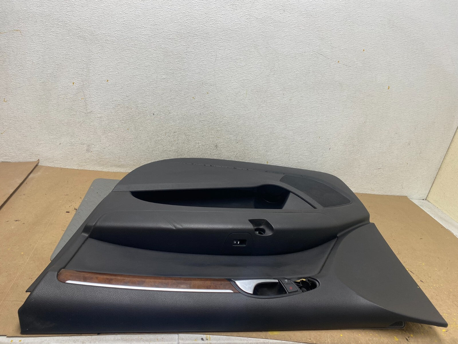 2007 to 2015 Audi Q7 Front Right Passenger Interior Door Panel OEM C7175 PS6