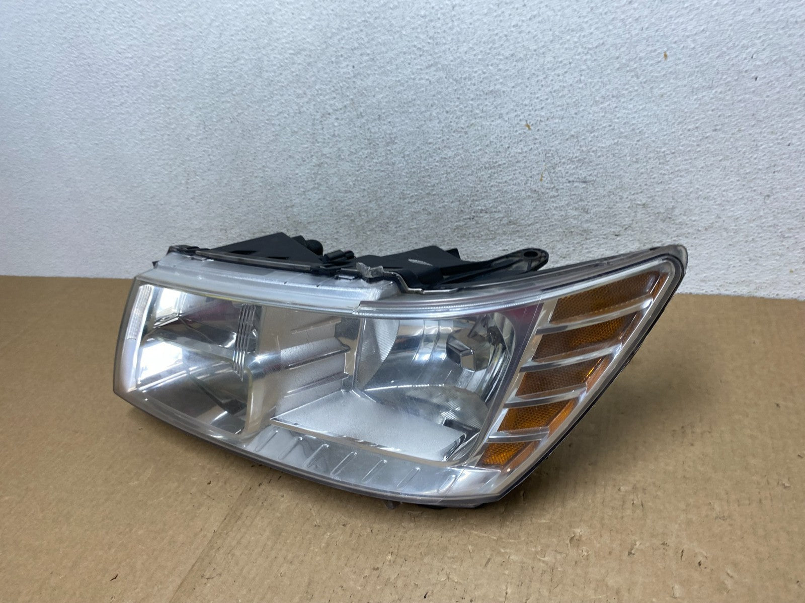 2009 to 2017 Dodge Journey Headlight Left Driver Lh Side Halogen AF9667 DW1