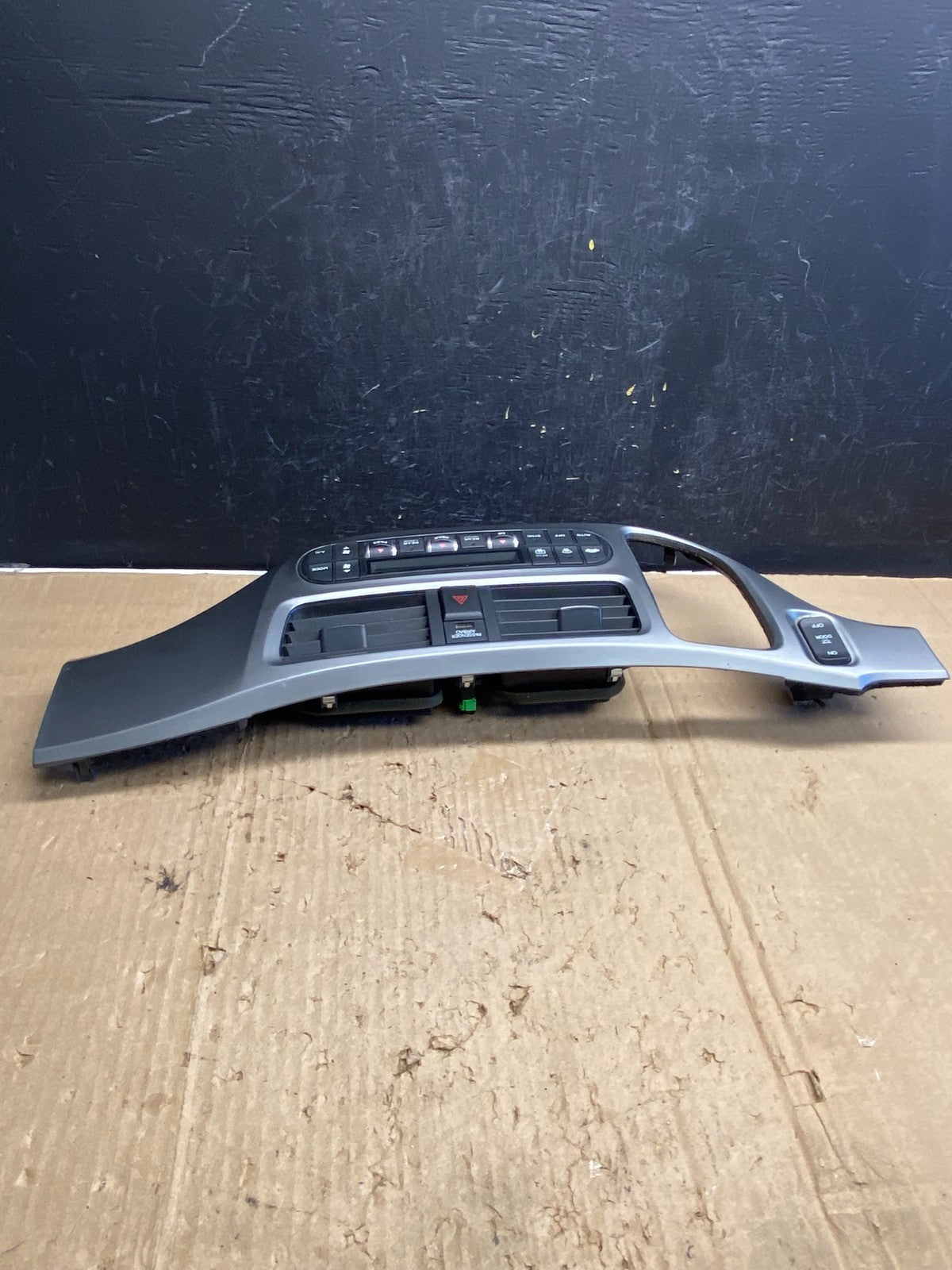 2005 to 2010 Honda Odyssey Radio Climate Control Dash Trim Bezel AE2061 DG3