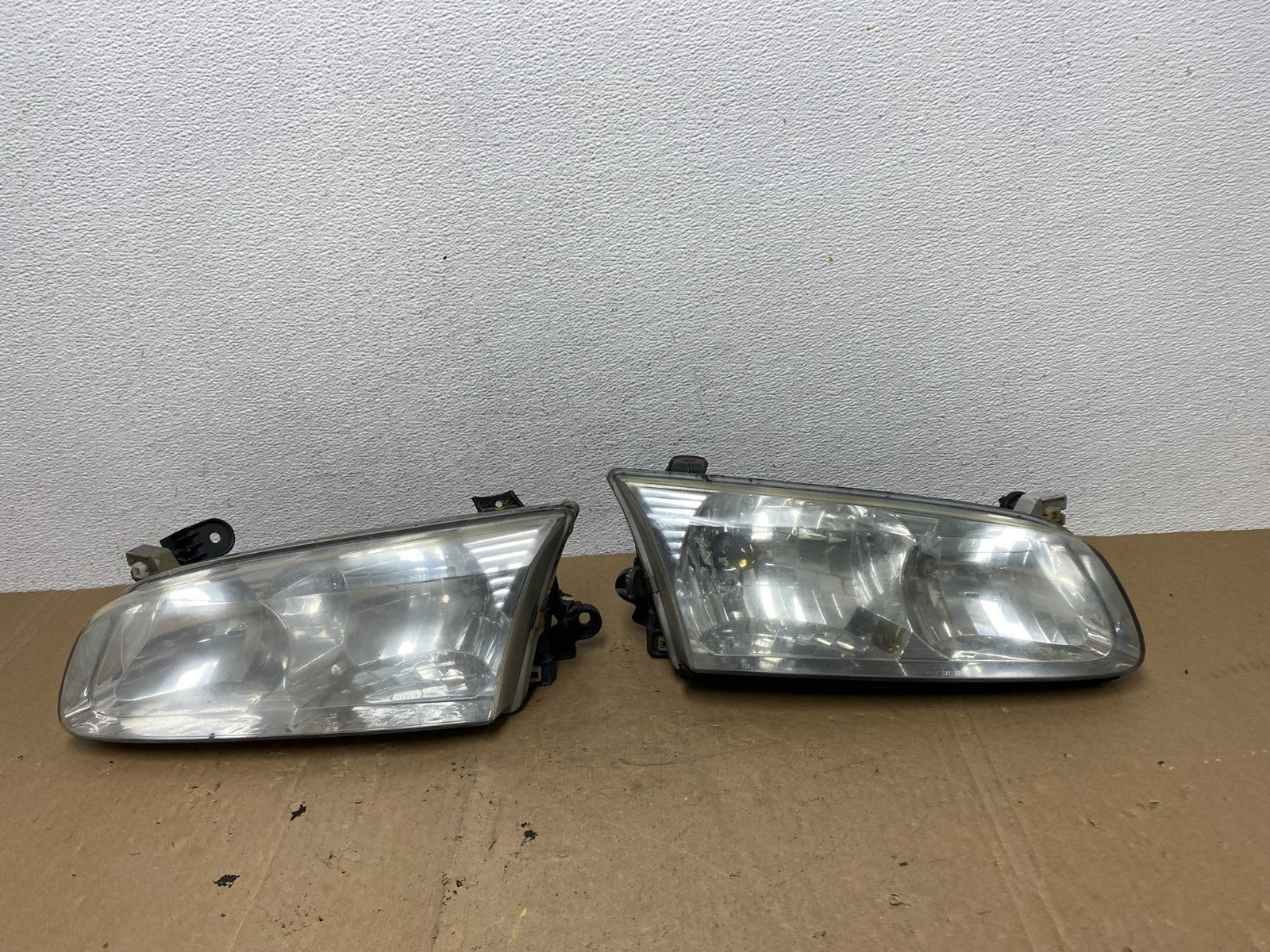 2000 to 2001 Toyota Camry Front Left+Right Side Headlights AC5825 DW0