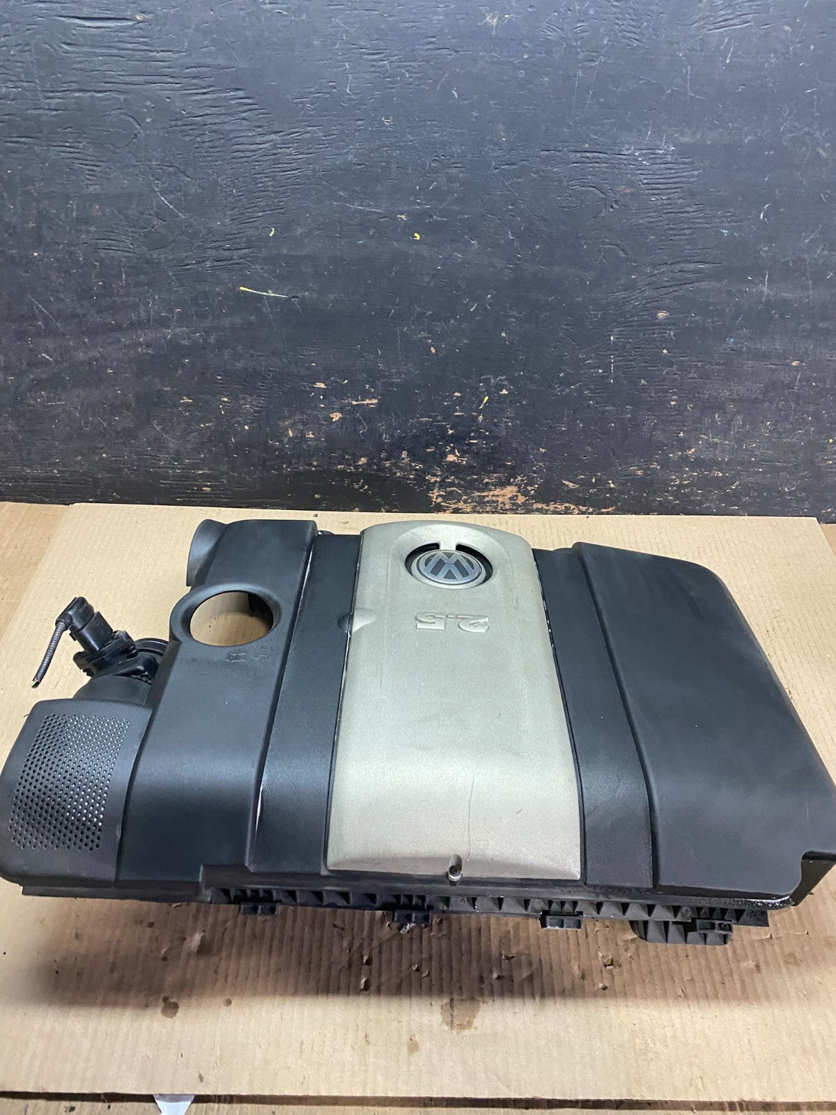 2005 to 2008 Volkswagen Jetta 2.5L Passat Jetta Engine Cover 07k129601 U7352 DG1