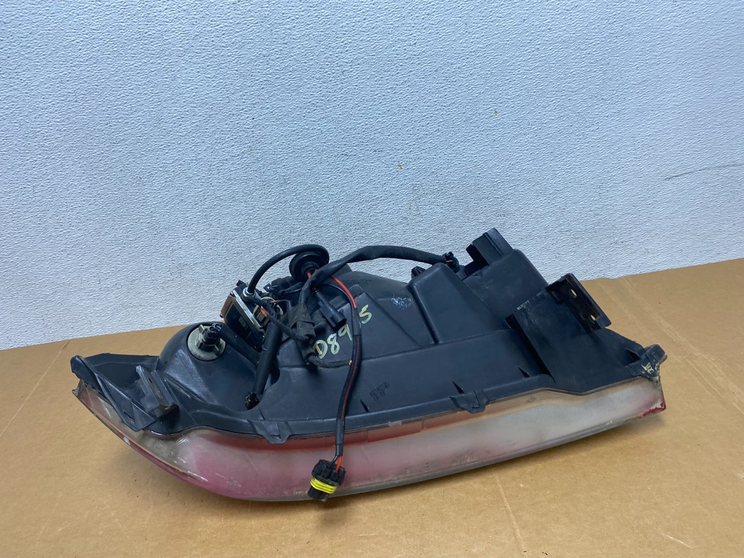2001 to 2003 Acura MDX Left Driver LH Halogen Headlight AD8905 DW7