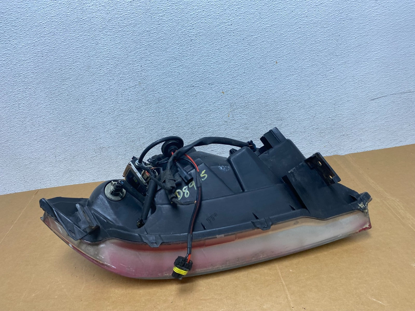 2001 to 2003 Acura MDX Left Driver LH Halogen Headlight AD8905 DW7