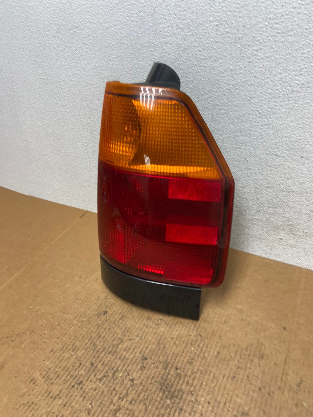 2002-2009 GMC Envoy Right Passenger RH Side Tail Light AE1497 LK1