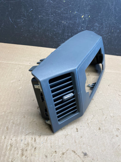 2005 - 2007 Jeep Grand Cherokee Center Dash Radio Bezel Trim ac6451 DG3