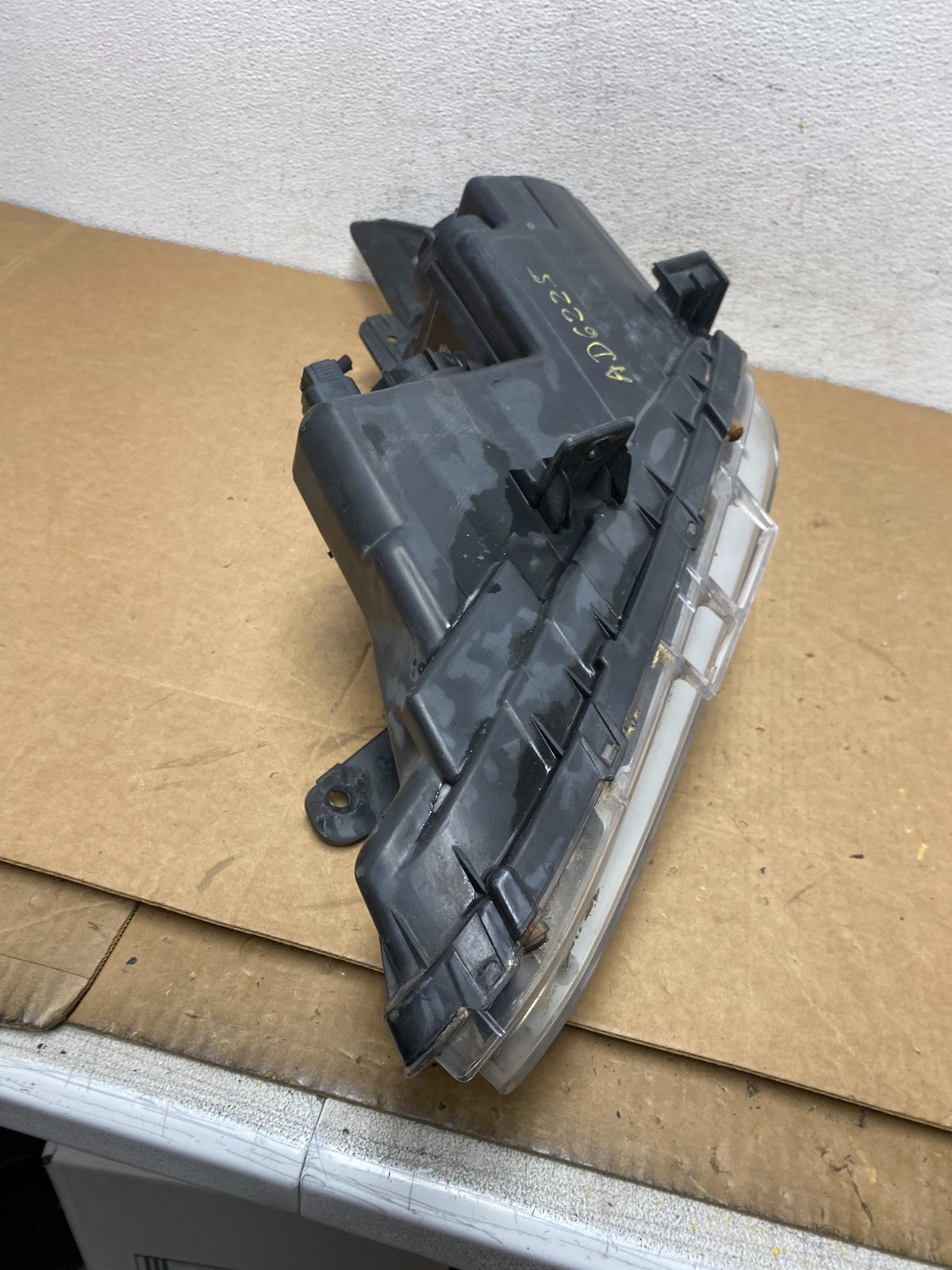 2011 - 2014 Hyundai Sonata Right Passenger Rh Side Headlight Halogen AD6225 DW8