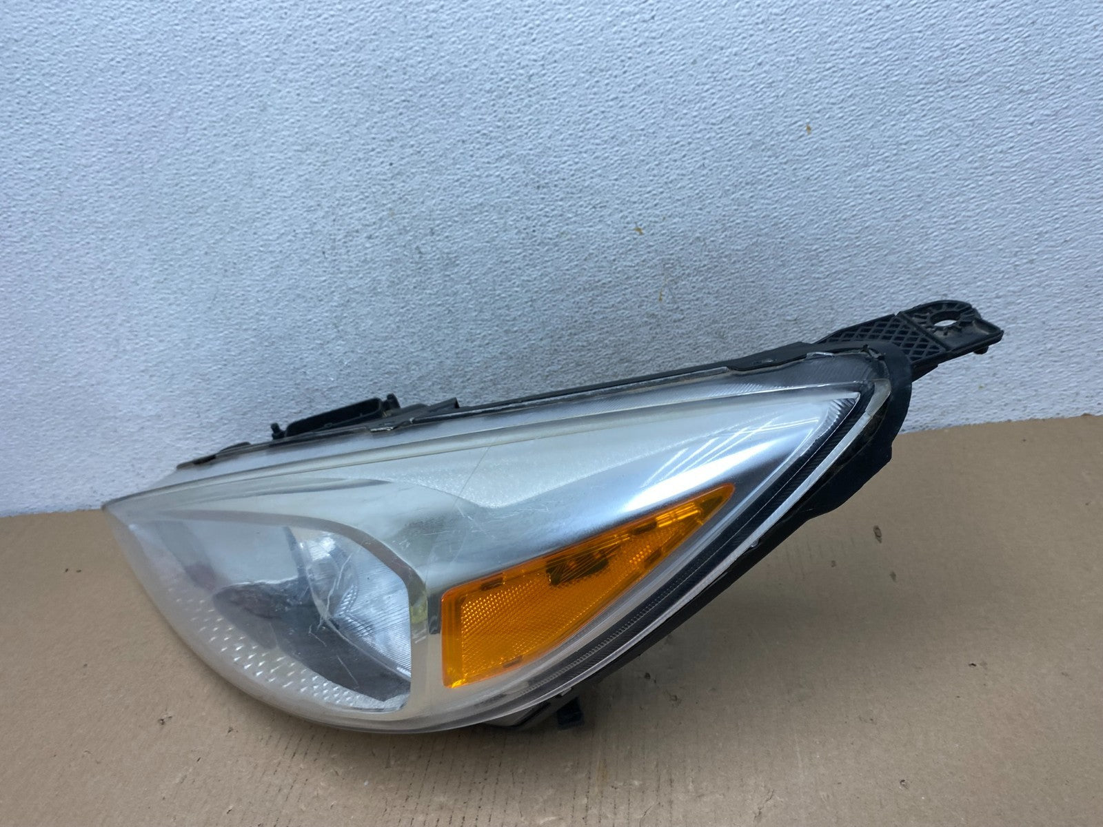2015 to 2018 Ford Focus Left Driver LH Side Headlight AF3088 DW1