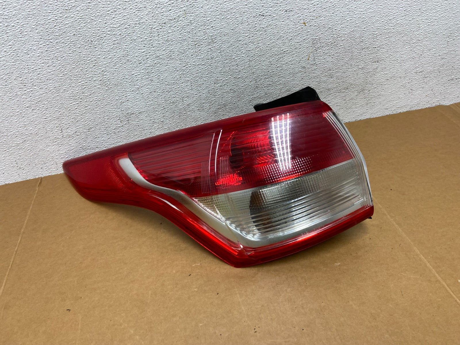 2013 to 2016 Ford Escape Left Driver LH Side Tail Light AD8888 DW0