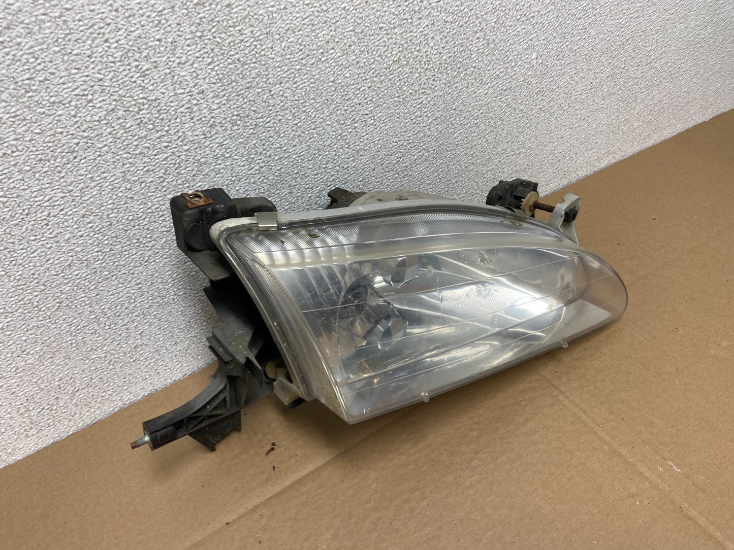 1998 to 2000 Toyota Corolla Front Right Passenger RH Headlight AB6078 DW2
