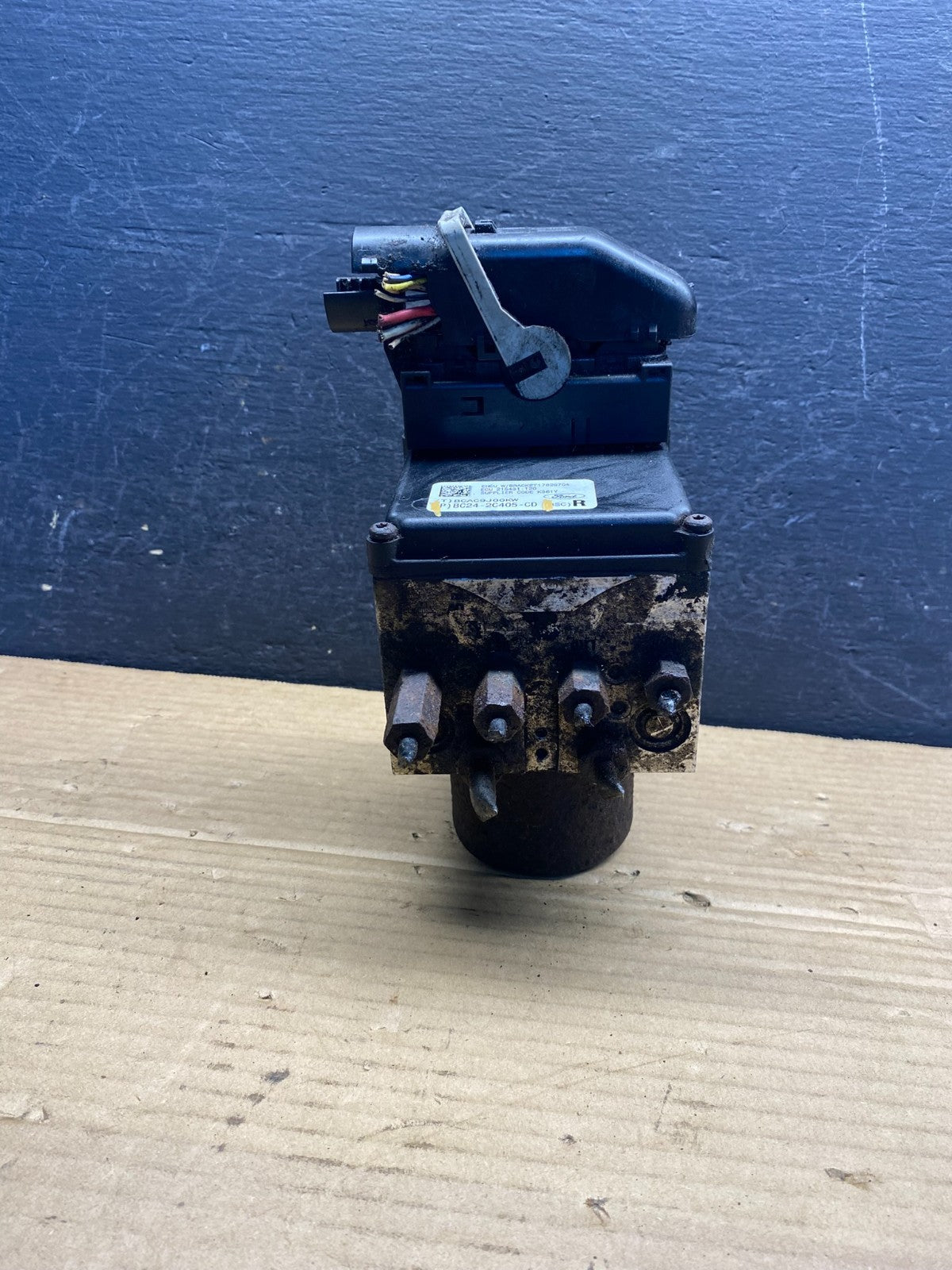 2011 - 2014 Ford E250 E350 Van ABS Anti Lock Brake Pump Module AE6221 DW1