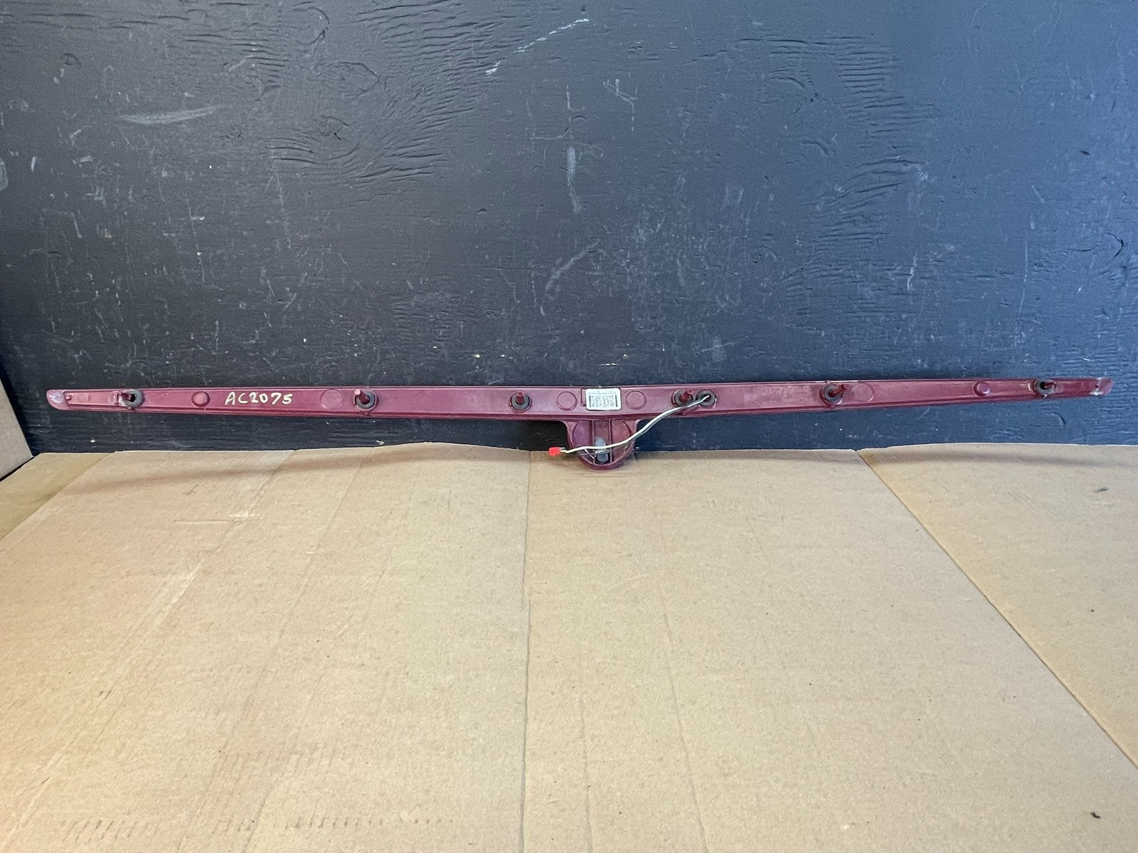 2005 2006 2007 Cadillac Sts Center Trunk Third Brake Led Tail Light Oe AC2075 DG5