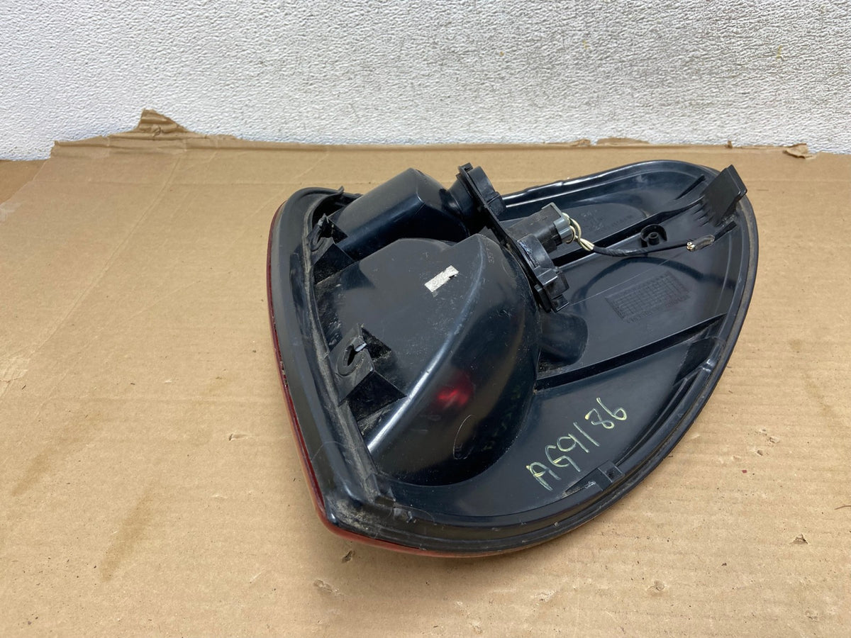 2004 to 2007 Dodge Grand Caravan Left Driver Lh Tail Light AG9186 LK8