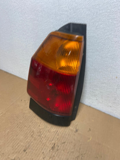 2002 to 2009 Gmc Envoy Left Driver Lh Side Tail Light AD1067 LK1