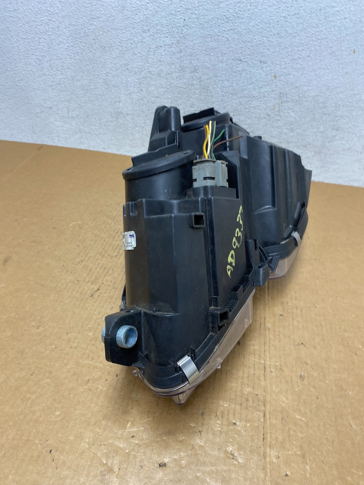 2008 to 2011 Mercedes Benz C-CLASS Right Passenger Side Headlight AD9333 DW8