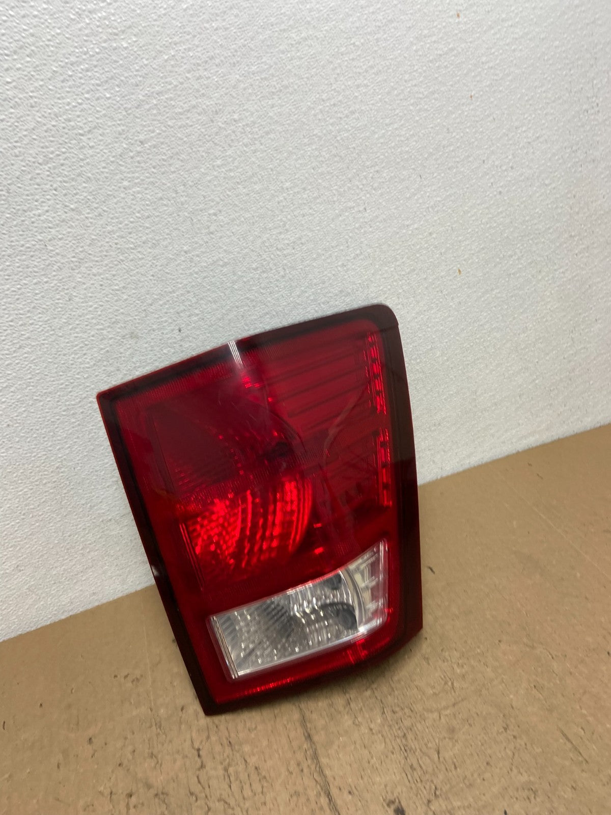 2007 to 2010 Jeep Grand Cherokee Right Passenger Tail Light AC7374 DW2