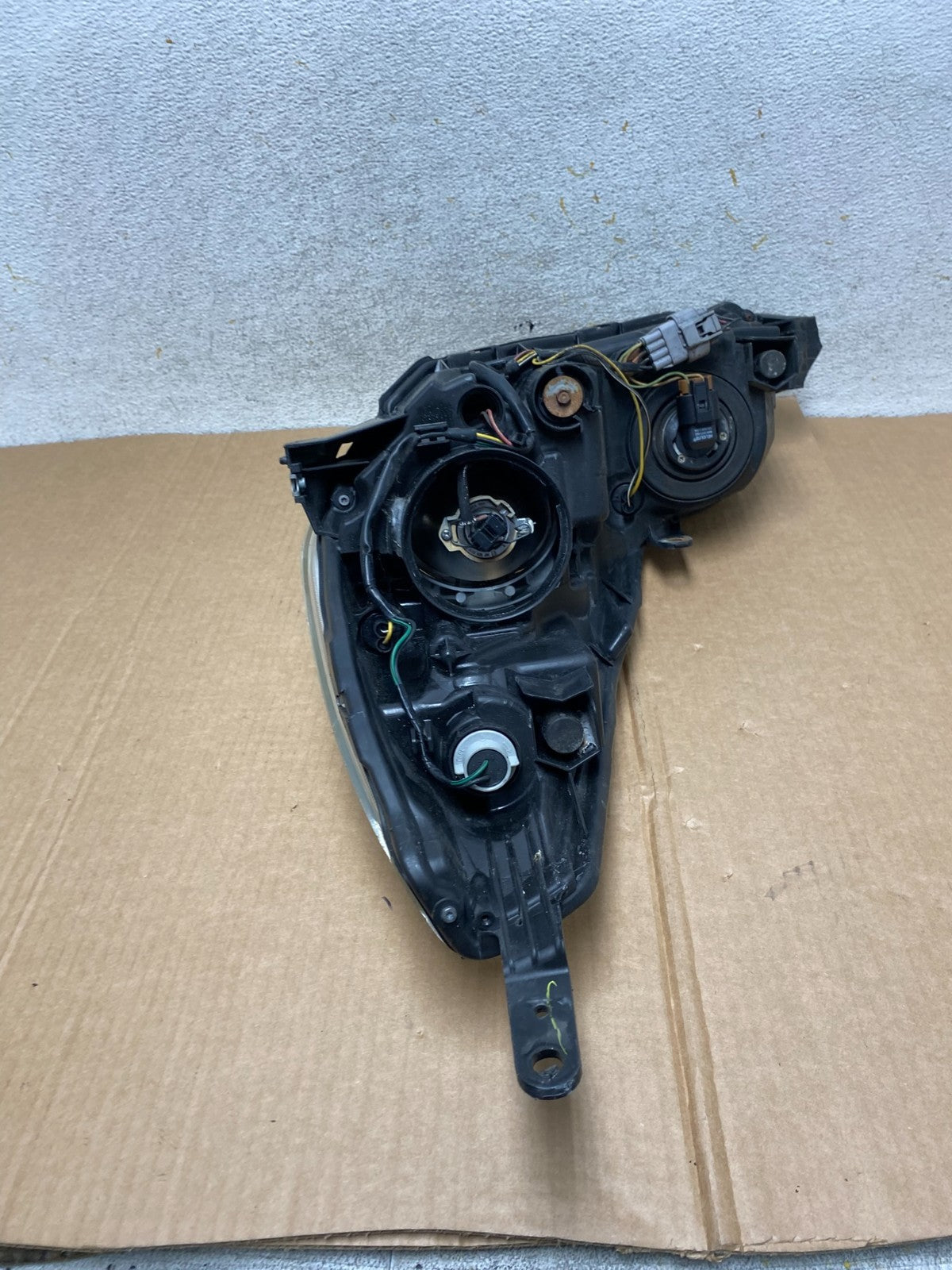 2010-2012 Subaru Legacy Outback Right Passenger Headlight AI3753 DW7