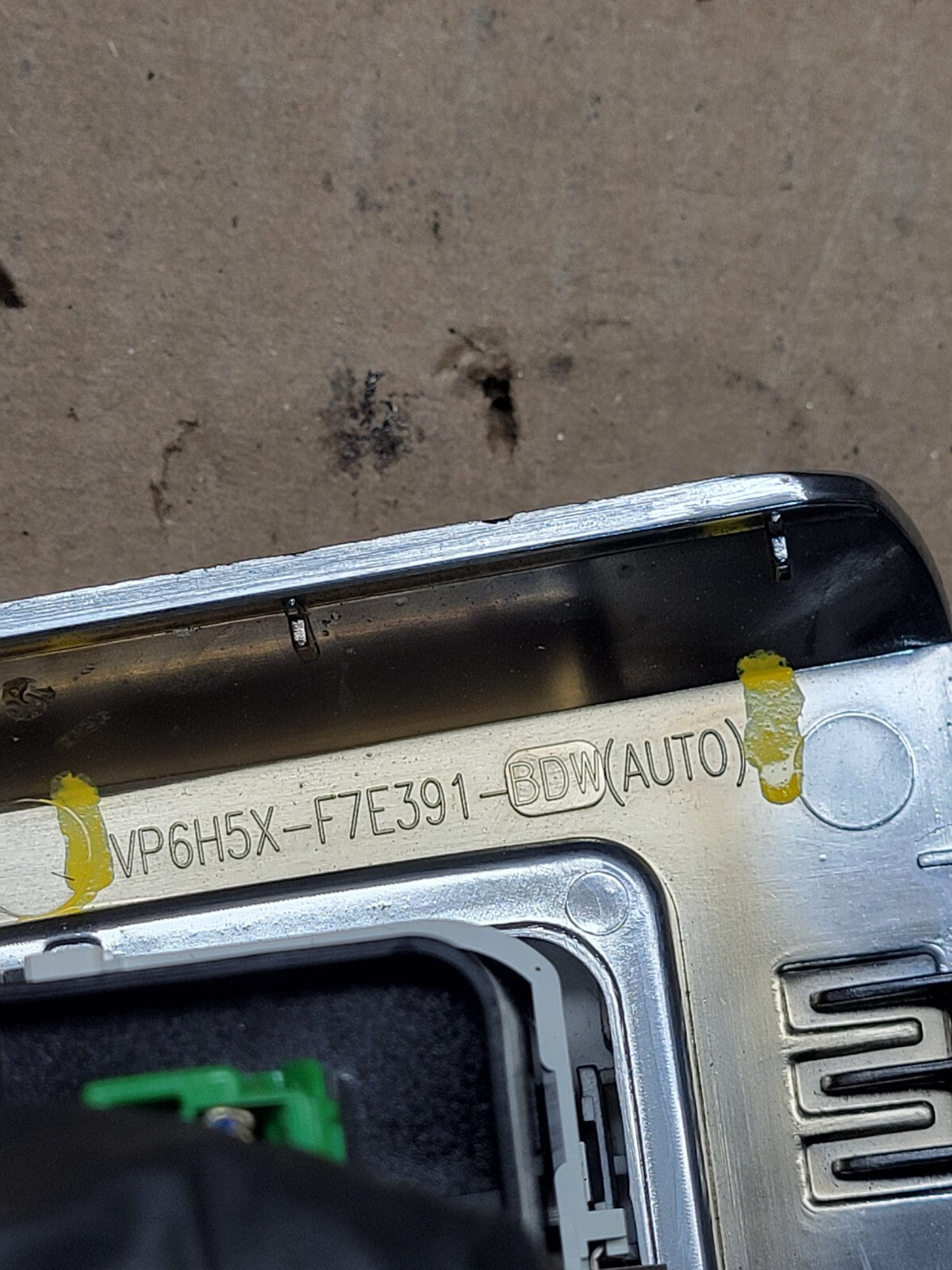 2007 - 2012 Land Rover LR2 Terrain Traction Switch OEM AT 6H52 14B596 I4977 DG17