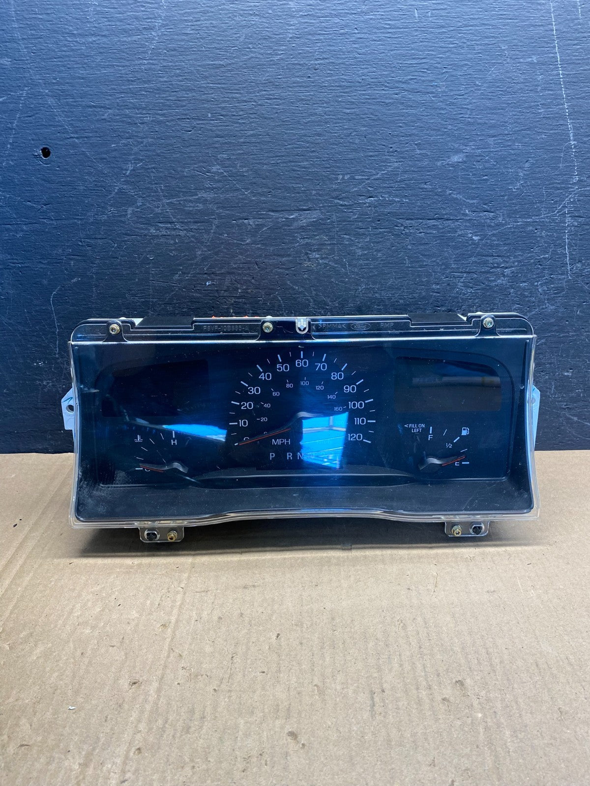 1998 to 2002 Lincoln Town Car Speedometer Gauge Cluster AE7602 DG0
