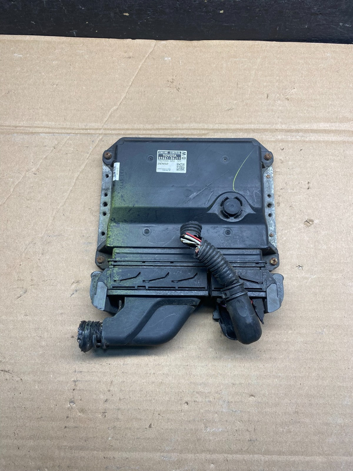 2010 2011 Toyota Camry Electronic Engine Control Module ECU ECM AH9851 DW0