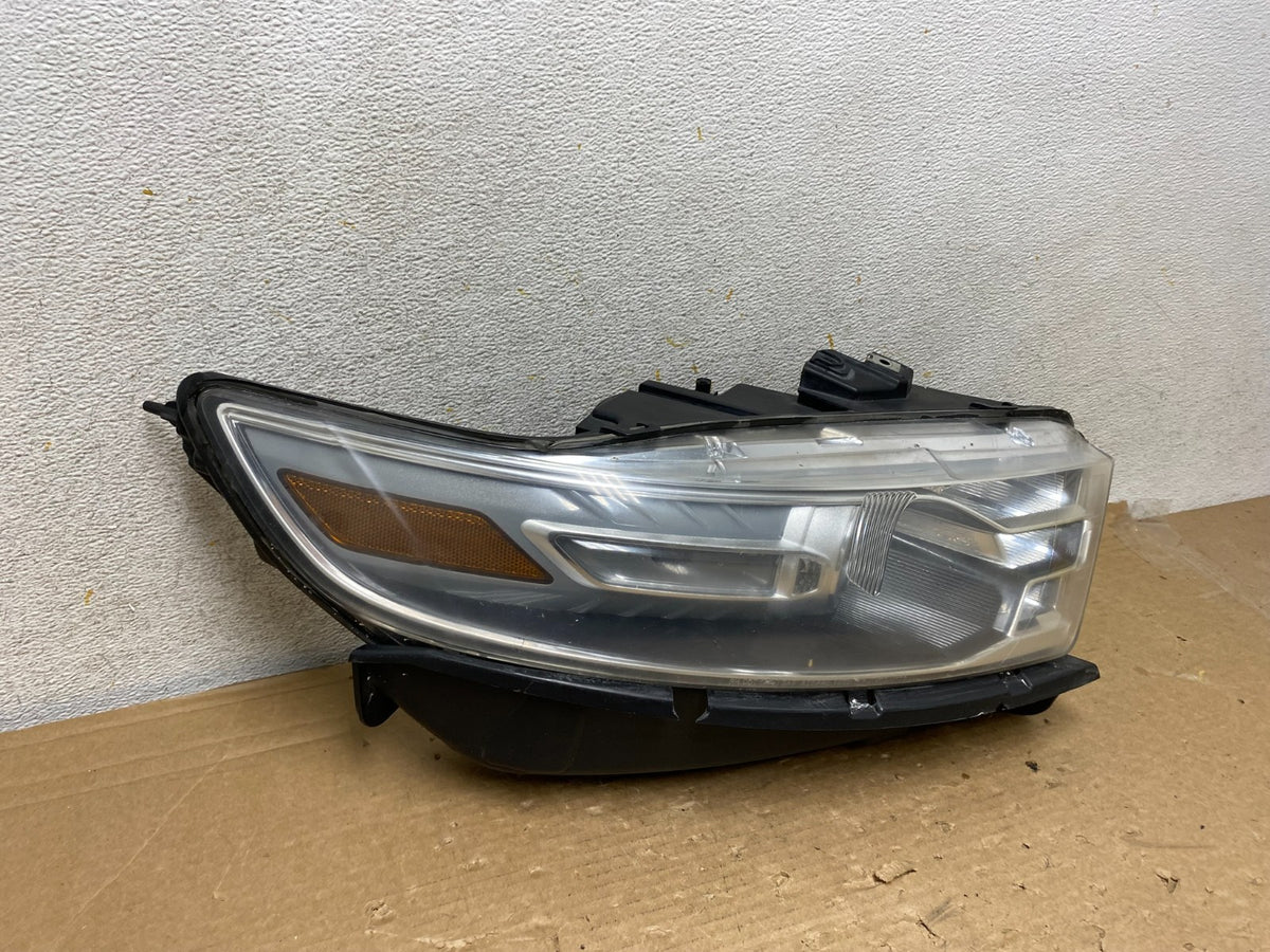2013 to 2019 Ford Taurus Right Passenger RH Side Headlight Halogen AH8891 DW1