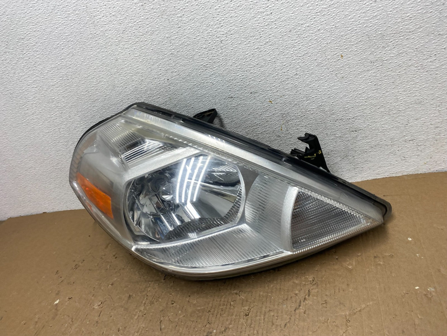 2008 to 2012 Nissan Versa Headlight Right Passenger Rh Side AD8761 DW1