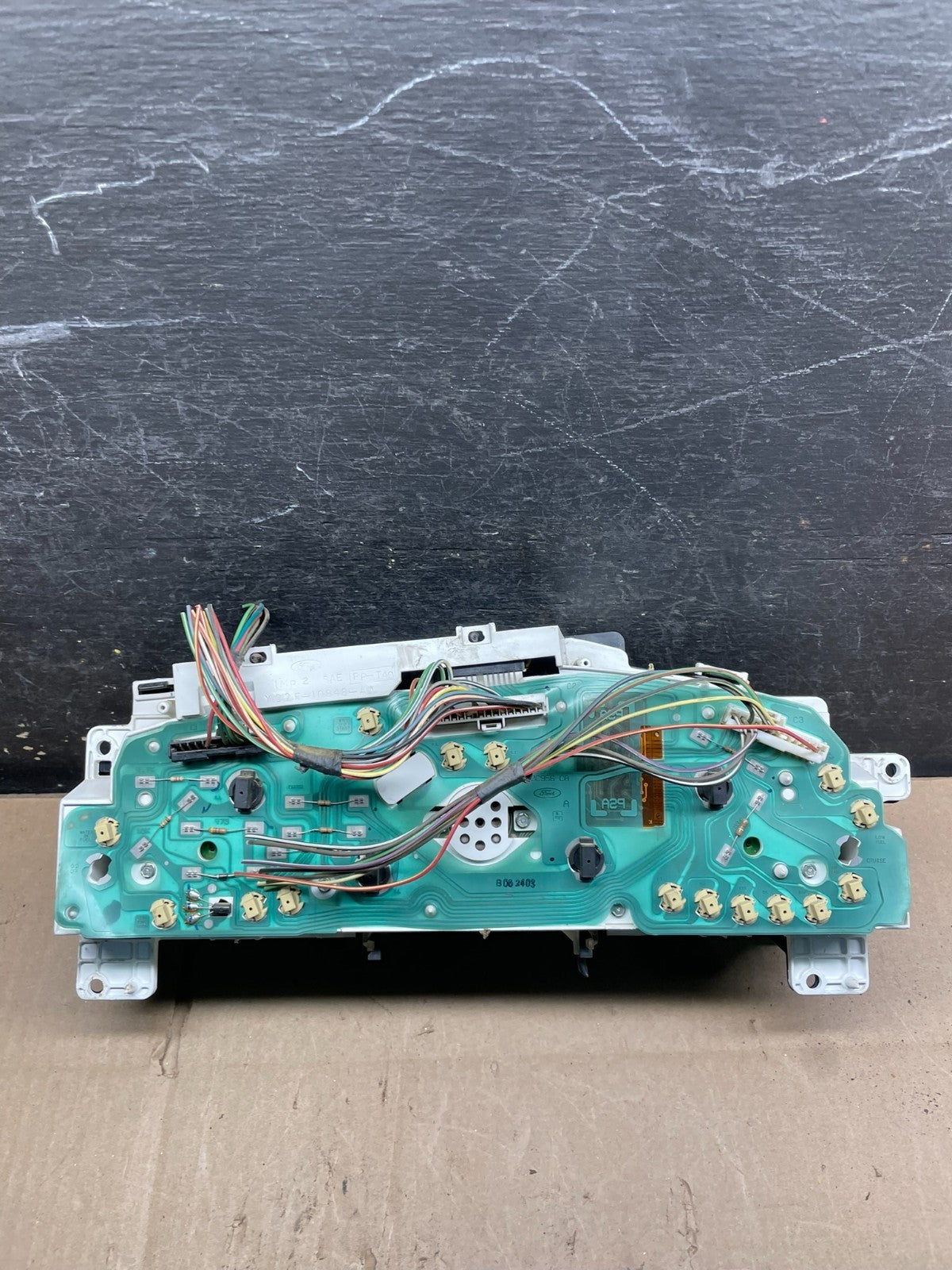 2001 - 2002 Ford Econoline E250 E350 Van Speedometer Instrument Cluster W1446 DG8