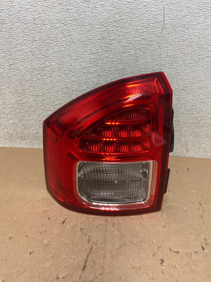 2011 2012 2013 Jeep Compass Left Driver LH Side Tail Light Oem R5578 DW0