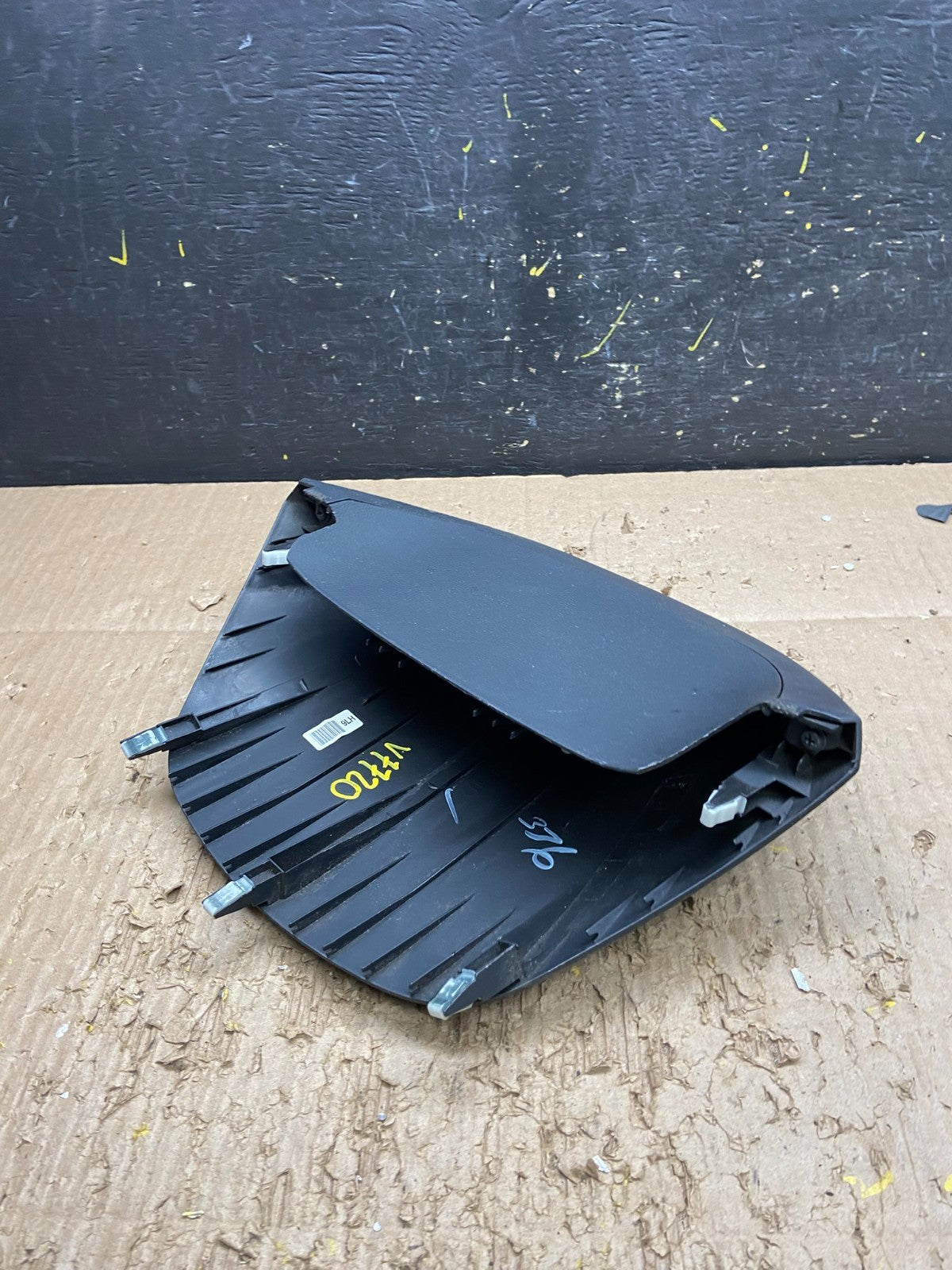 2010 to 2015 Hyundai Tucson Cluster Speedometer Cover Trim V7720 DG3